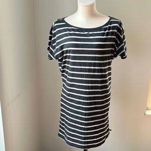 Victoria’s Secret Short Sleeve Tunic/Tee Size XS